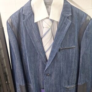 Stylish Blue Blazer with Black Details